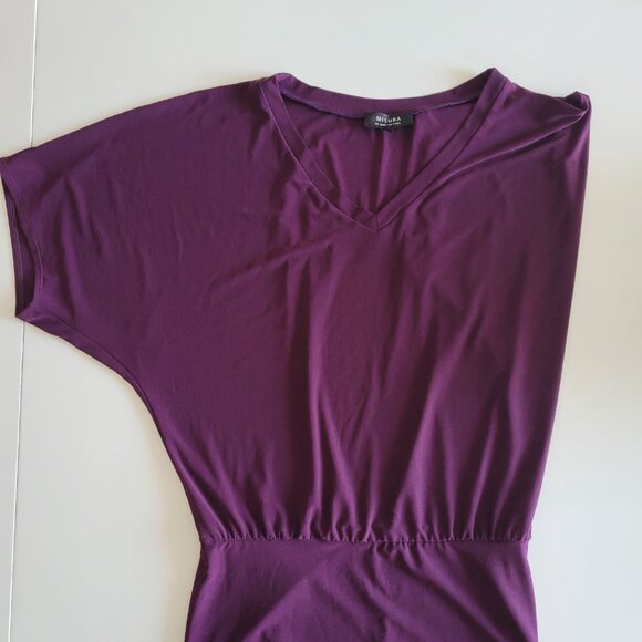 Timeless deep rich-colour coordinated assemble: flowy top and tulip skirt - Picture 9 of 11